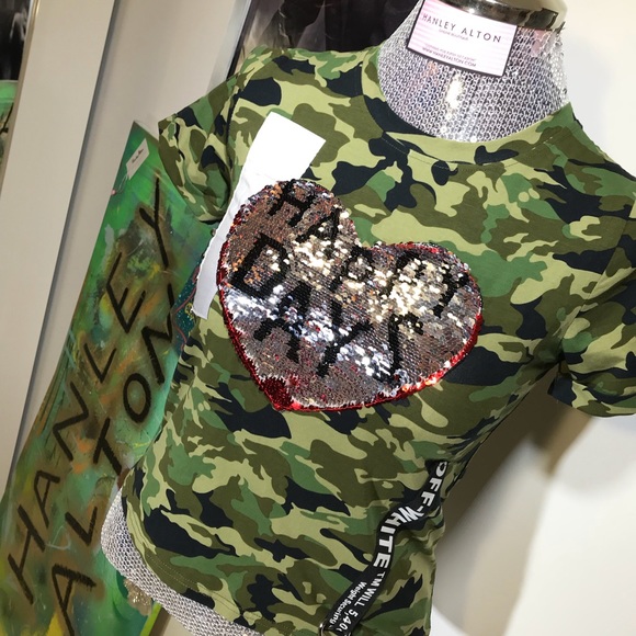 LAST CHANCE SALE⚡️SUPER CUTE CAMO HEART SHIRT (NWT) - Picture 2 of 7